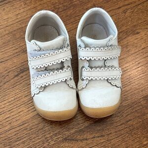 L’Amour Marissa scalloped sneakers